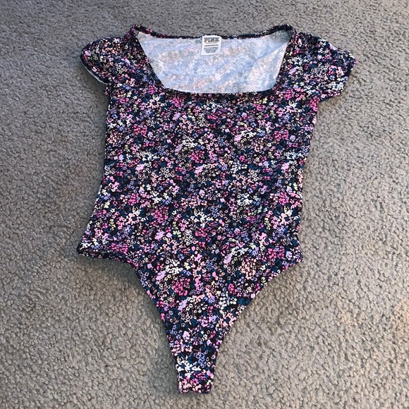 PINK Victoria's Secret Tops - VS PINK BODYSUIT 💕